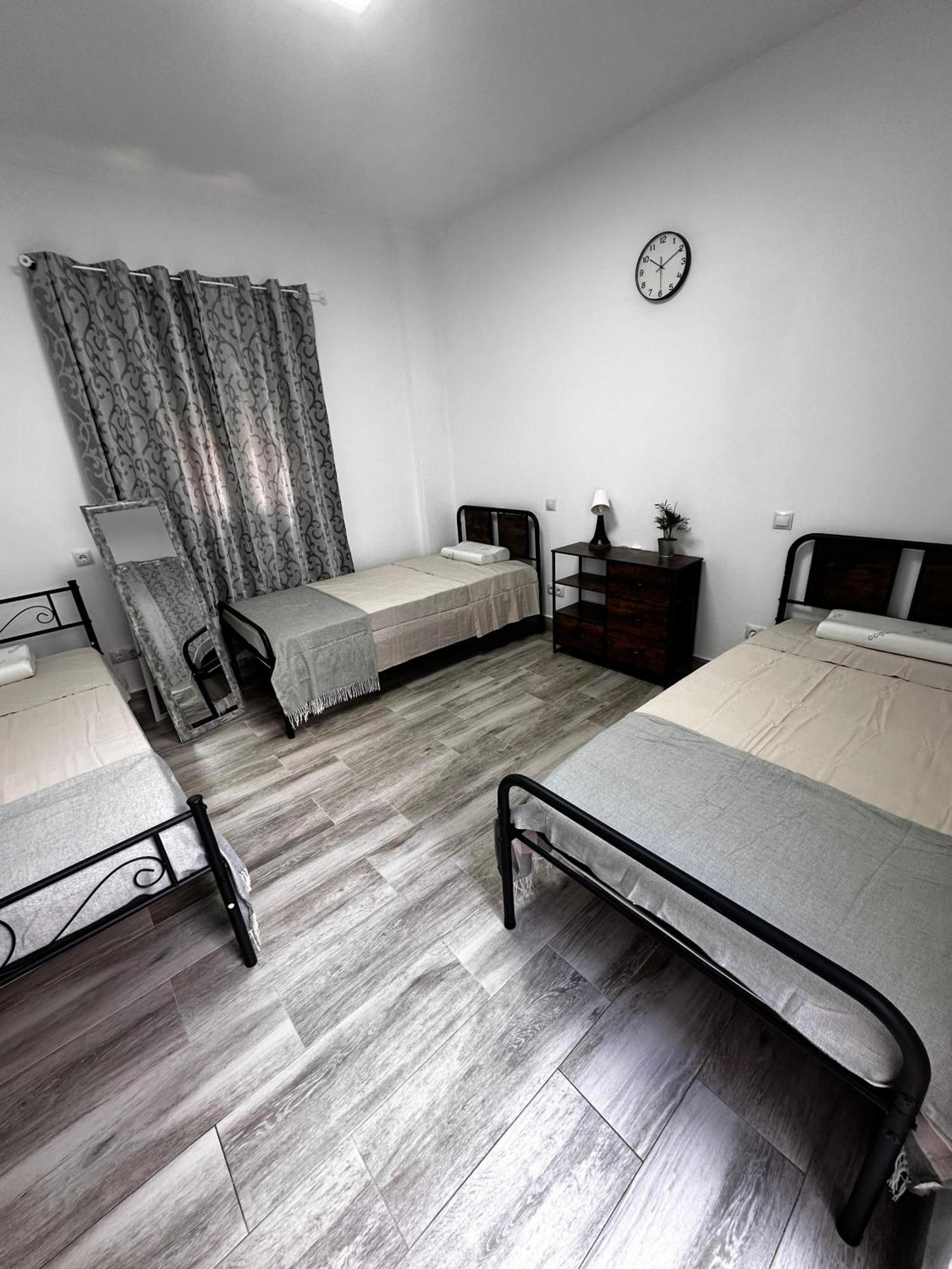 Feriehus Amplia Casa Entera Con Patio Y Terraza Familia Y Grupo De Amigos *
